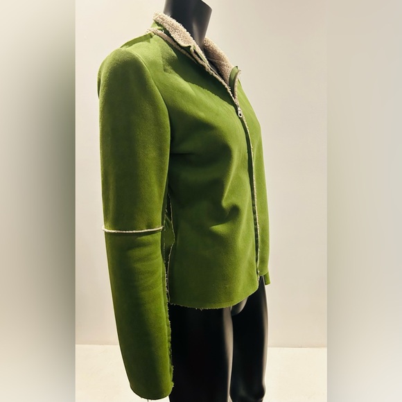 So cute Velvet faux shearling green pea coat. Size M in excellent condition - Picture 4 of 8